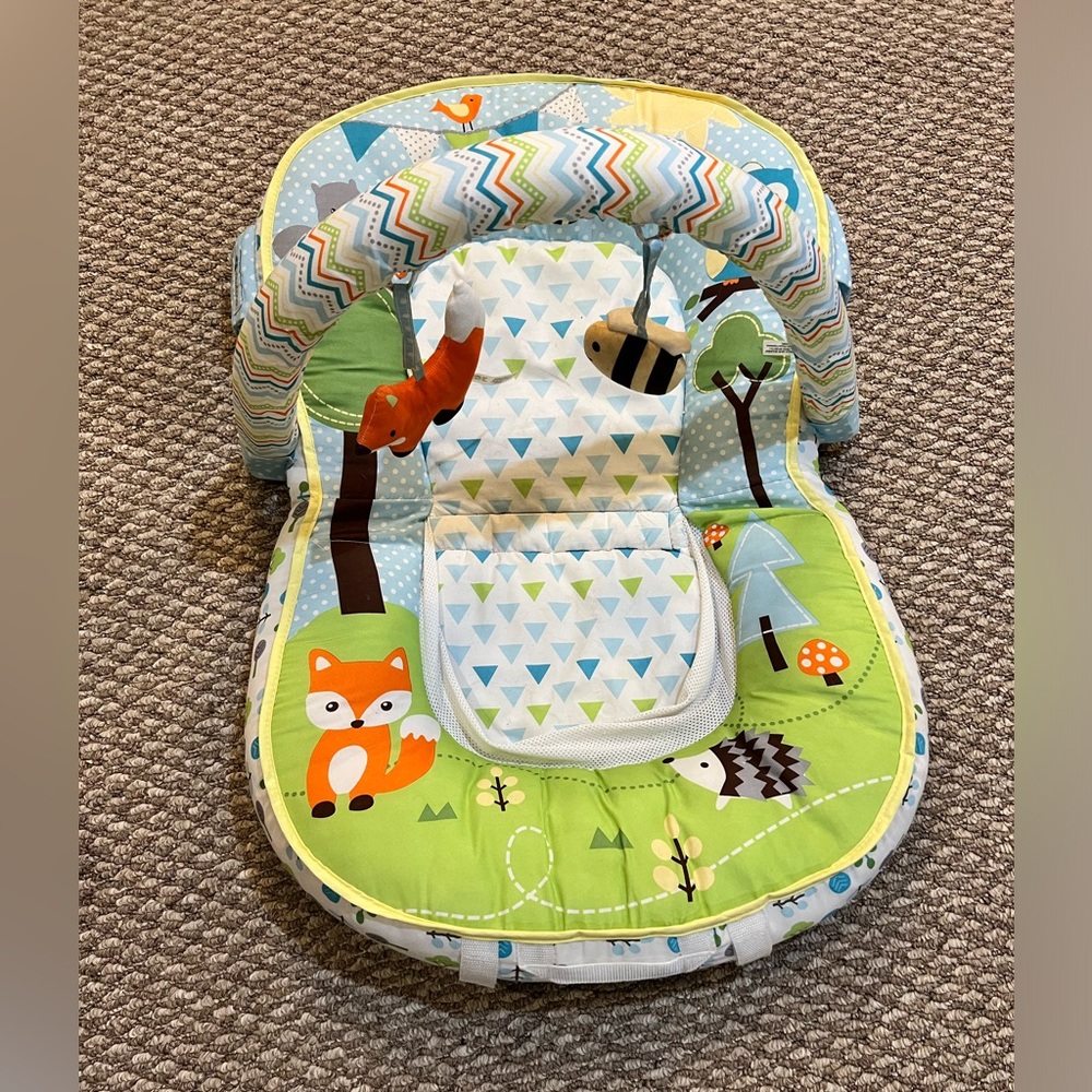 Baby play pillow - tummy time and sit me up